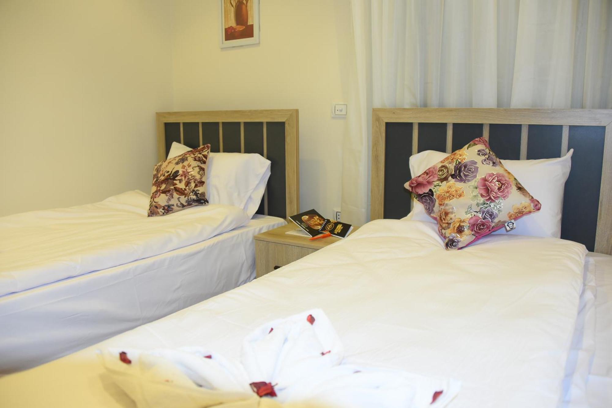 Locanda Pyramids Hotel Kafret el-Gabal Zewnętrze zdjęcie